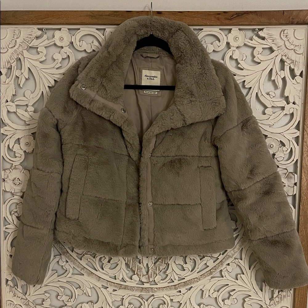Abercrombie & Fitch Plush Teddy Jacket in Brown